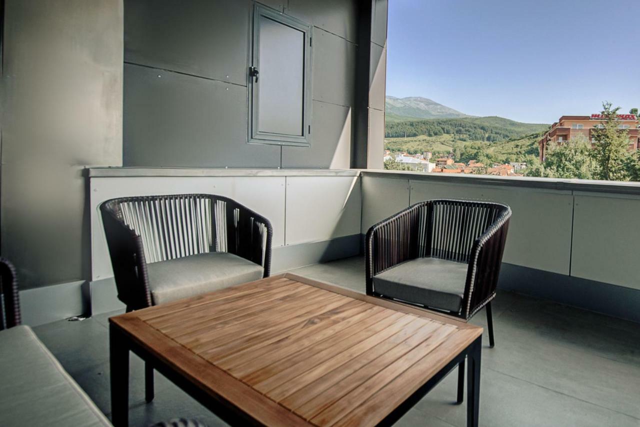 Seraphine Plaza Peje Exterior foto